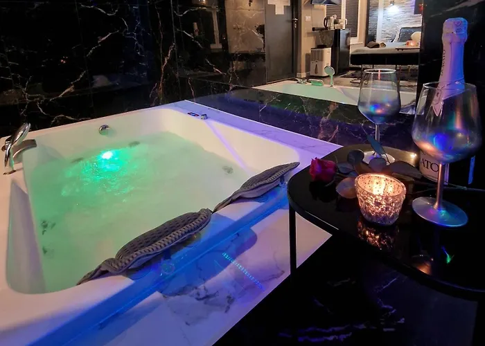 Jacuzzi przy Plaży - Apartament Kołobrzeg